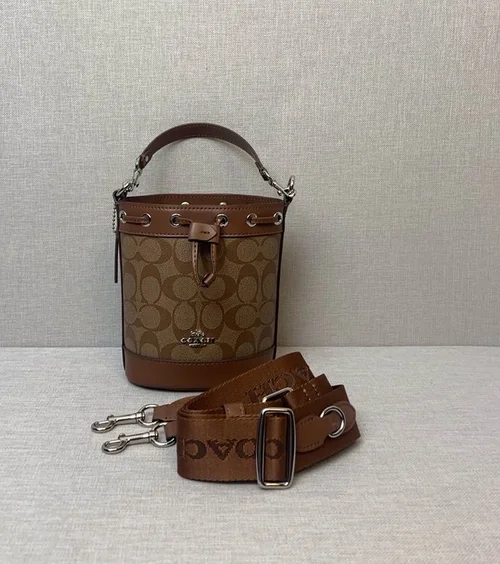 11 Coach Bucket Bag Small Drawstring Women Luxury Leather