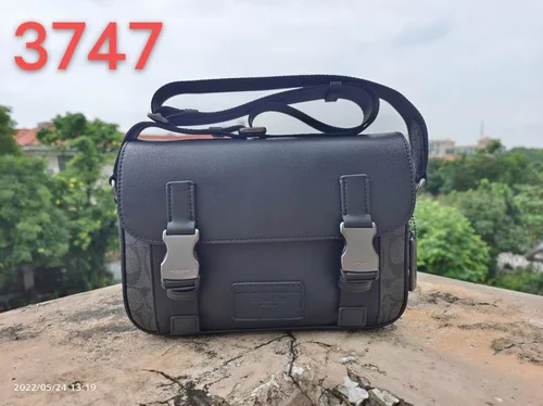 11 Coach Men's Messenger Bag Crossbody Luxury Leather Designer