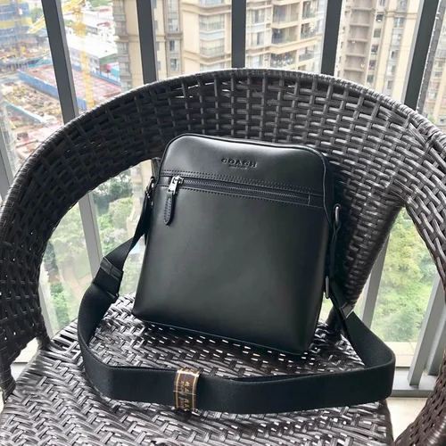 11 Coach Men's Messenger Bag Crossbody Luxury Leather Designer