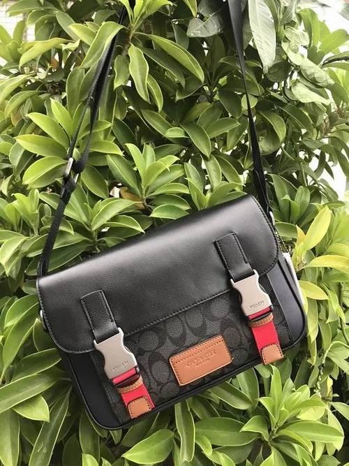 11 Coach Men's Messenger Bag Crossbody Luxury Leather Designer