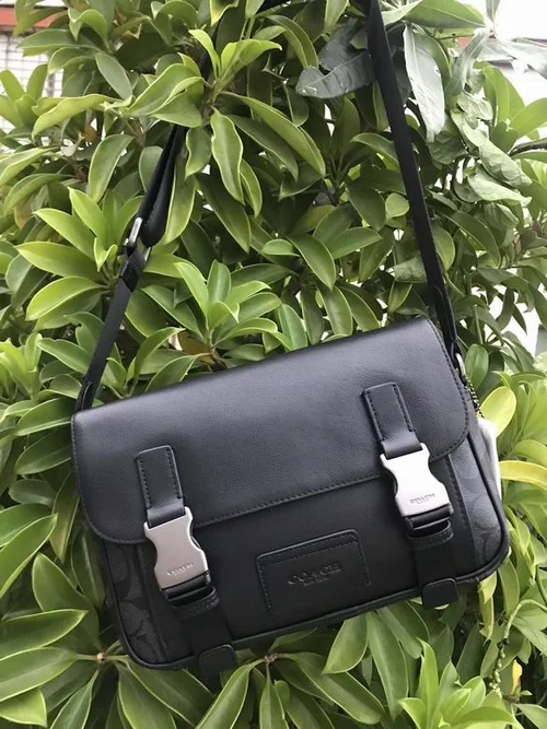 11 Coach Men's Messenger Bag Crossbody Luxury Leather Designer