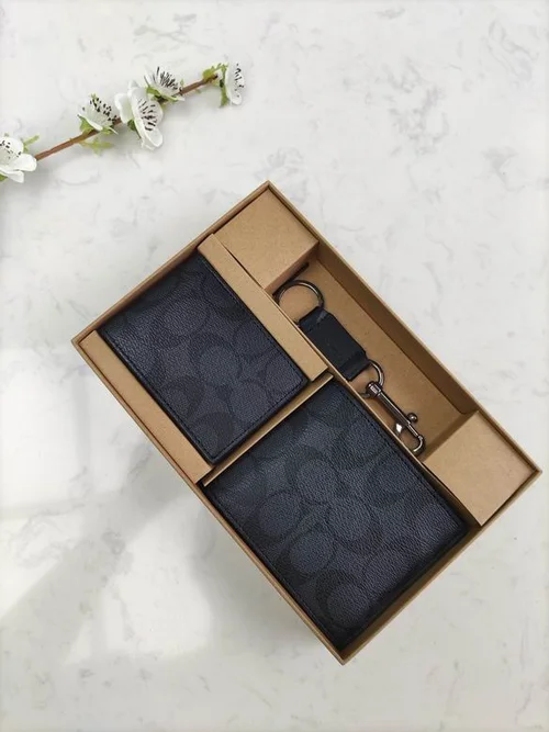 11 Coach Women's Wallet Luxury Leather Bifold Designer