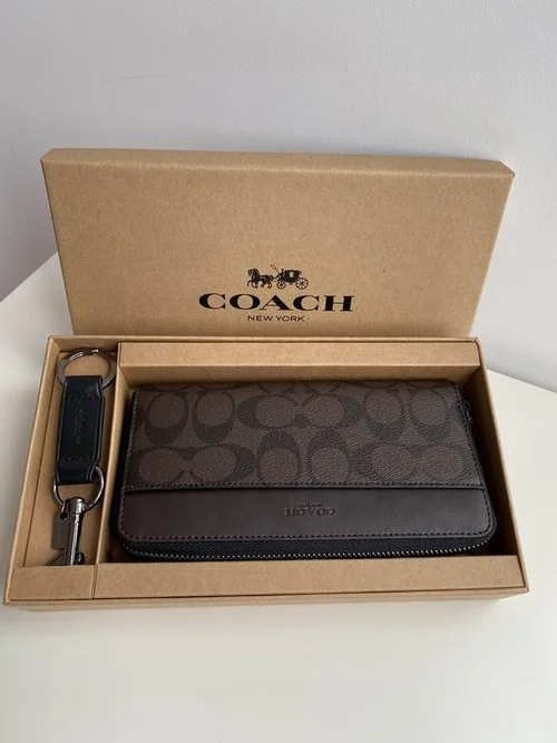 11 Coach Women's Wallet Luxury Leather Bifold Designer