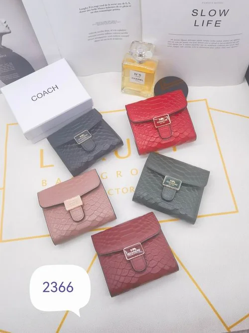 11 Coach Women's Wallet Luxury Leather Bifold Designer