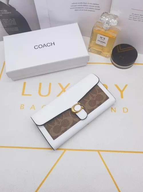 11 Coach Women's Wallet Luxury Leather Bifold Designer