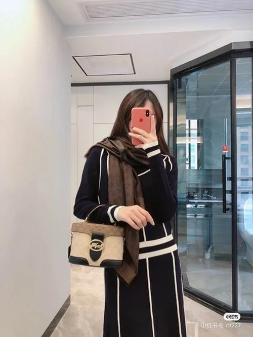 11 Coach Makeup Cosmetic Pouch Bag Women Luxury Vanity