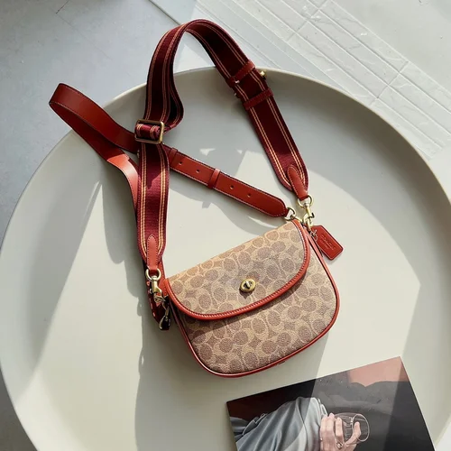 11 Coach Women's Messenger Bag Crossbody Luxury Leather Designer