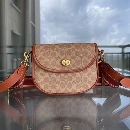 11 Coach Women's Messenger Bag Crossbody Luxury Leather Designer