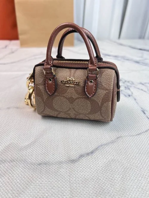 11 Coach Pillow Tabby Shoulder Bag Women Luxury Quilted Leather