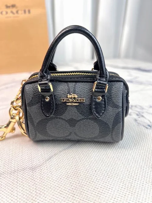 11 Coach Pillow Tabby Shoulder Bag Women Luxury Quilted Leather