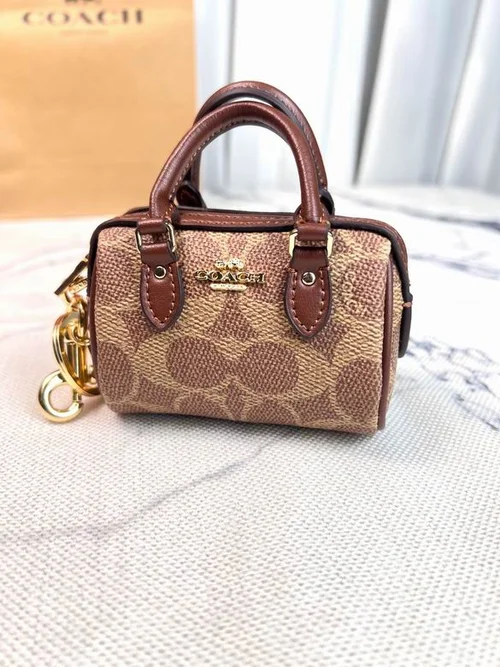 11 Coach Pillow Tabby Shoulder Bag Women Luxury Quilted Leather