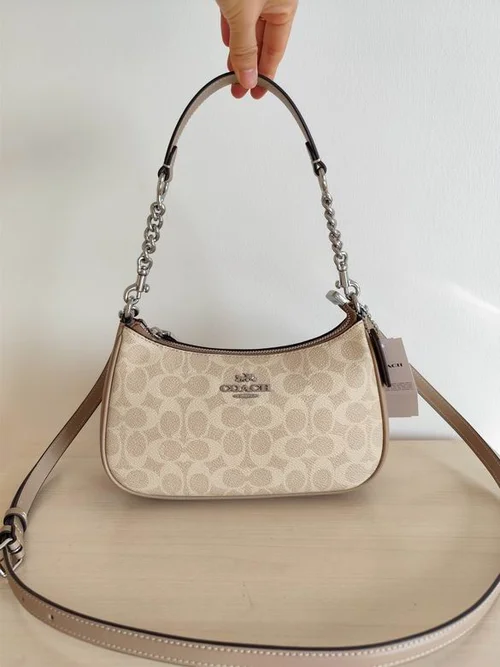 11 Coach Underarm Bag Small Women Luxury Leather Designer