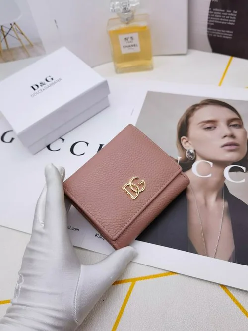 11 Dolce & Gabbana Women's Wallet Luxury Leather Designer