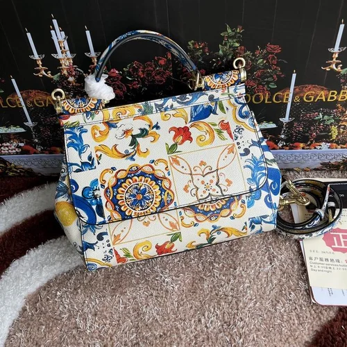11 Dolce & Gabbana Women's Handbag Medium Luxury Leather Designer