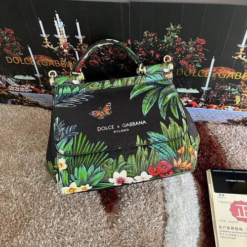 11 Dolce & Gabbana Women's Handbag Medium Luxury Leather Designer