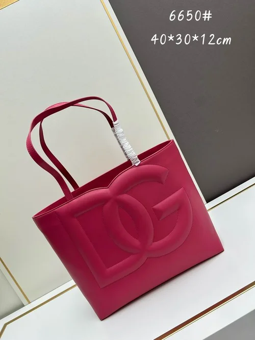 11 Dolce & Gabbana Women's Handbag Medium Luxury Leather Designer