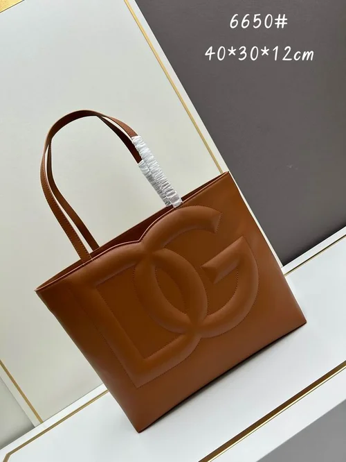 11 Dolce & Gabbana Women's Handbag Medium Luxury Leather Designer