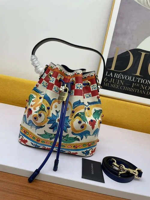 11 Dolce & Gabbana Bucket Bag Small Drawstring Women Luxury