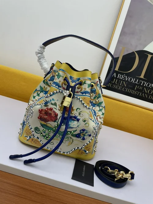 11 Dolce & Gabbana Bucket Bag Small Drawstring Women Luxury