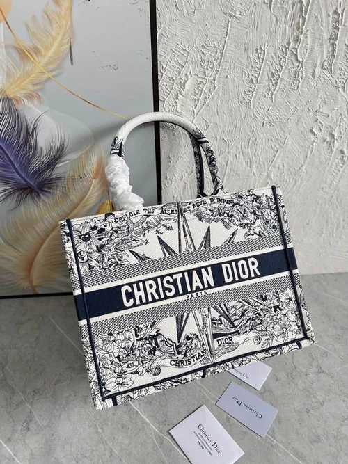 11 Dior Lady Rhombus Diamond Quilted Bag Women Luxury