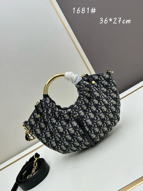 11 Dior Dumpling Bag Small Women Luxury Quilted Designer