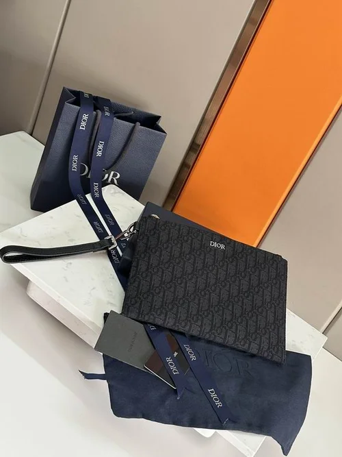 11 Dior Women's Handbag Medium Luxury Oblique Canvas Designer