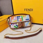 11 Fendi Women's Shoulder Bags Medium Luxury Leather Designer