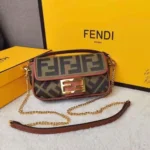 11 Fendi Women's Shoulder Bags Medium Luxury Leather Designer