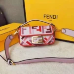 11 Fendi Women's Shoulder Bags Medium Luxury Leather Designer