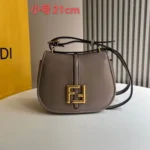 11 Fendi Women's Shoulder Bags Medium Luxury Leather Designer