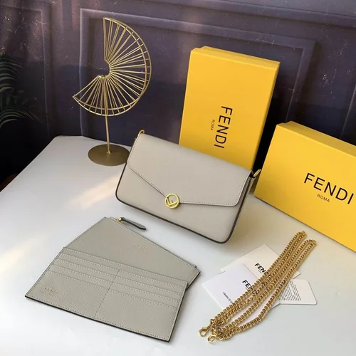 11 Fendi Women's Shoulder Bags Medium Luxury Leather Designer