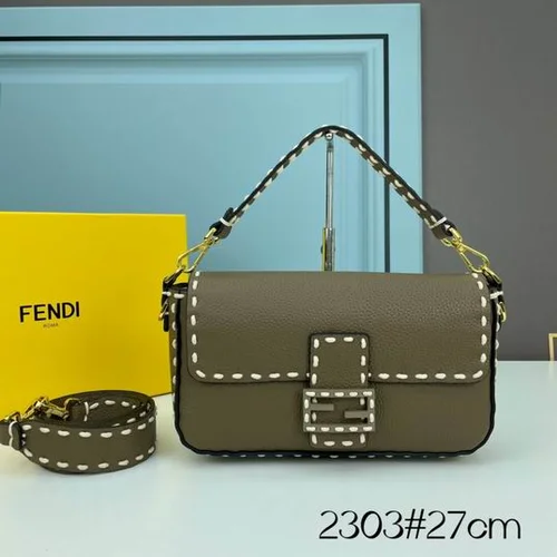 11 Fendi Women's Shoulder Bags Medium Luxury Leather Designer