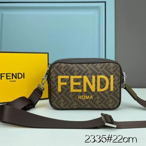 11 Fendi Women's Shoulder Bags Medium Luxury Leather Designer