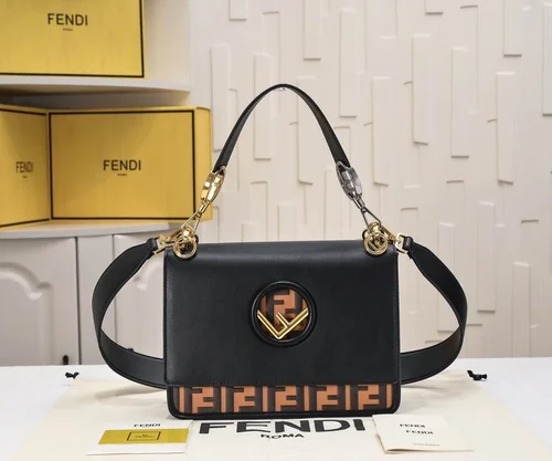 11 Fendi Women's Shoulder Bags Medium Luxury Leather Designer