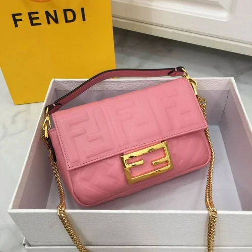 11 Fendi Women's Shoulder Bags Medium Luxury Leather Designer