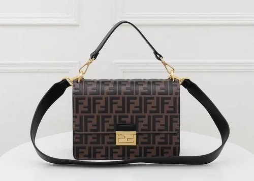 11 Fendi Women's Shoulder Bags Medium Luxury Leather Designer