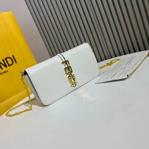 11 Fendi Women's Shoulder Bags Medium Luxury Leather Designer