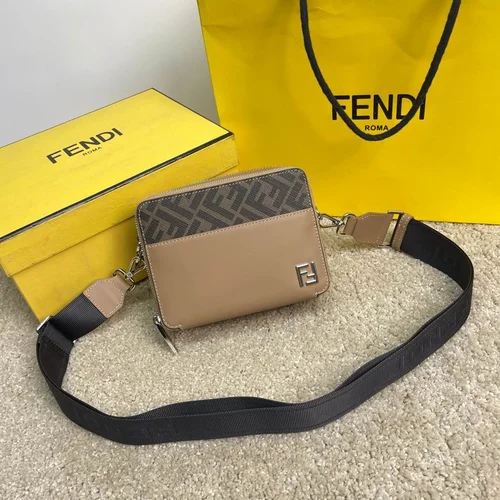 11 Fendi Women's Shoulder Bags Medium Luxury Leather Designer