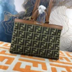 11 Fendi Women's Handbag Medium Luxury FF Canvas Designer