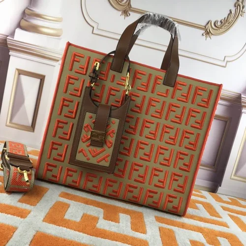 11 Fendi Women's Handbag Medium Luxury FF Canvas Designer