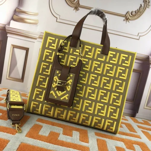 11 Fendi Women's Handbag Medium Luxury FF Canvas Designer