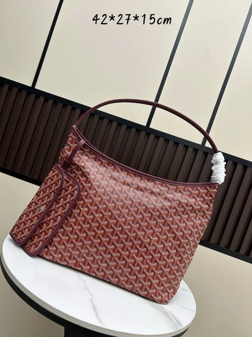 11 Goyard Axillary Pouch Small Women Luxury Coated Canvas