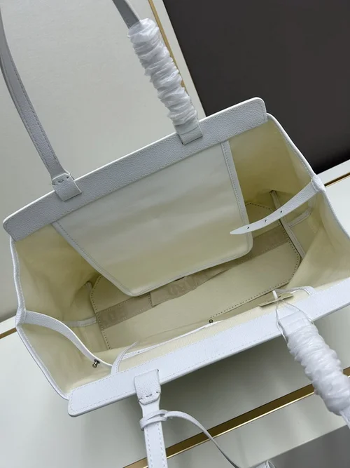 11 Goyard Commuter Bag Medium Women Luxury Coated Canvas