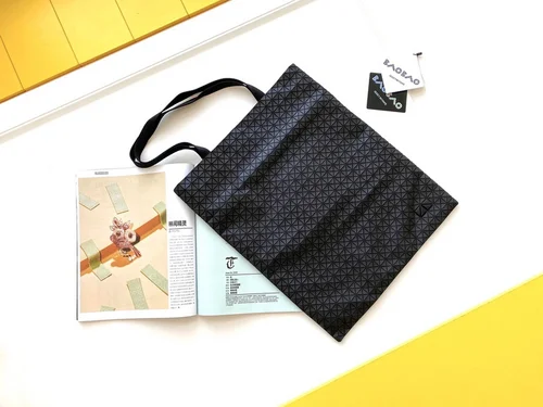 11 Issey Miyake Handbag Medium Women Luxury Pleated Designer