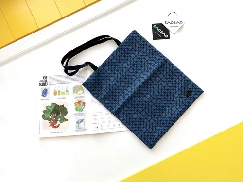 11 Issey Miyake Handbag Medium Women Luxury Pleated Designer