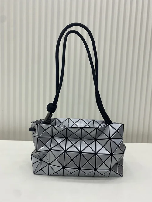 11 Issey Miyake Messenger Bag Medium Women Luxury Pleated