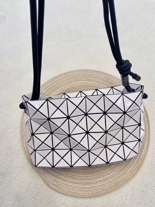 11 Issey Miyake Messenger Bag Medium Women Luxury Pleated