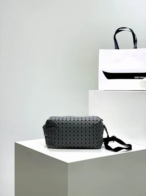 11 Issey Miyake Messenger Bag Medium Women Luxury Pleated