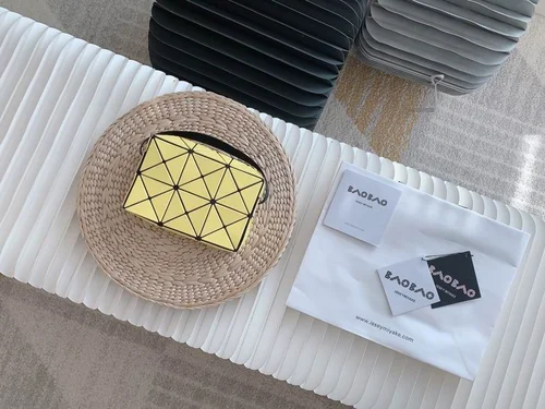 11 Issey Miyake Messenger Bag Medium Women Luxury Pleated