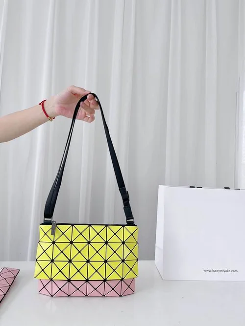 11 Issey Miyake Messenger Bag Medium Women Luxury Pleated